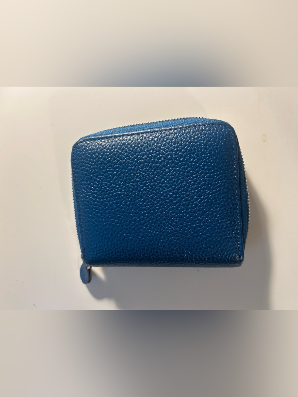 Blue pebbled leather wallet with zipper closure #wallet #leather